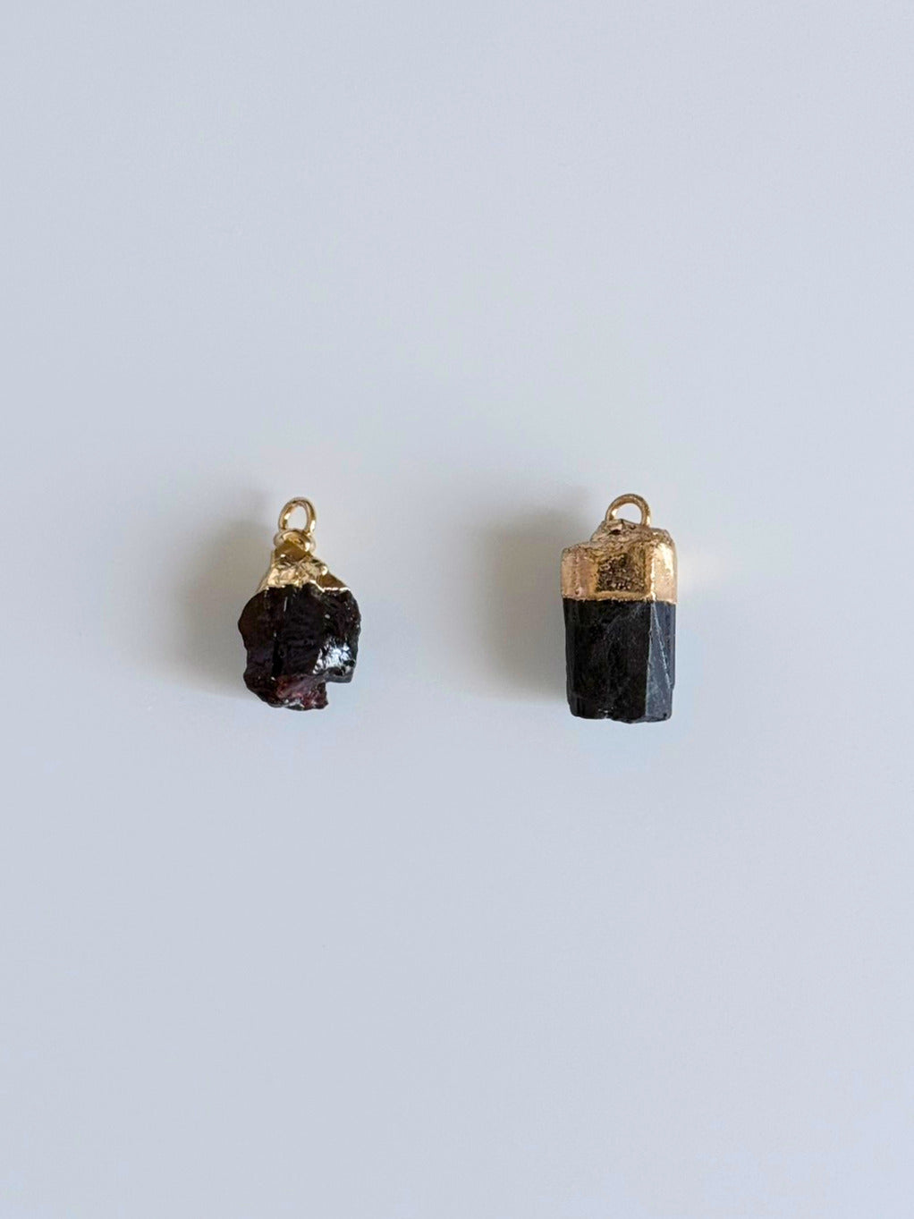 01/02 Garnet / Black Tourmaline