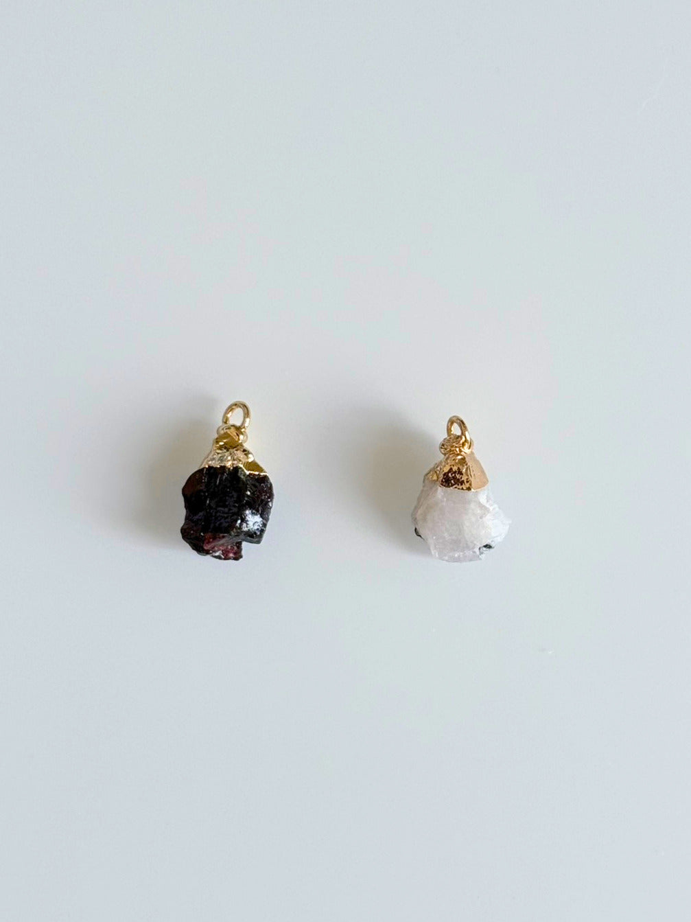01/12 Garnet / Moonstone