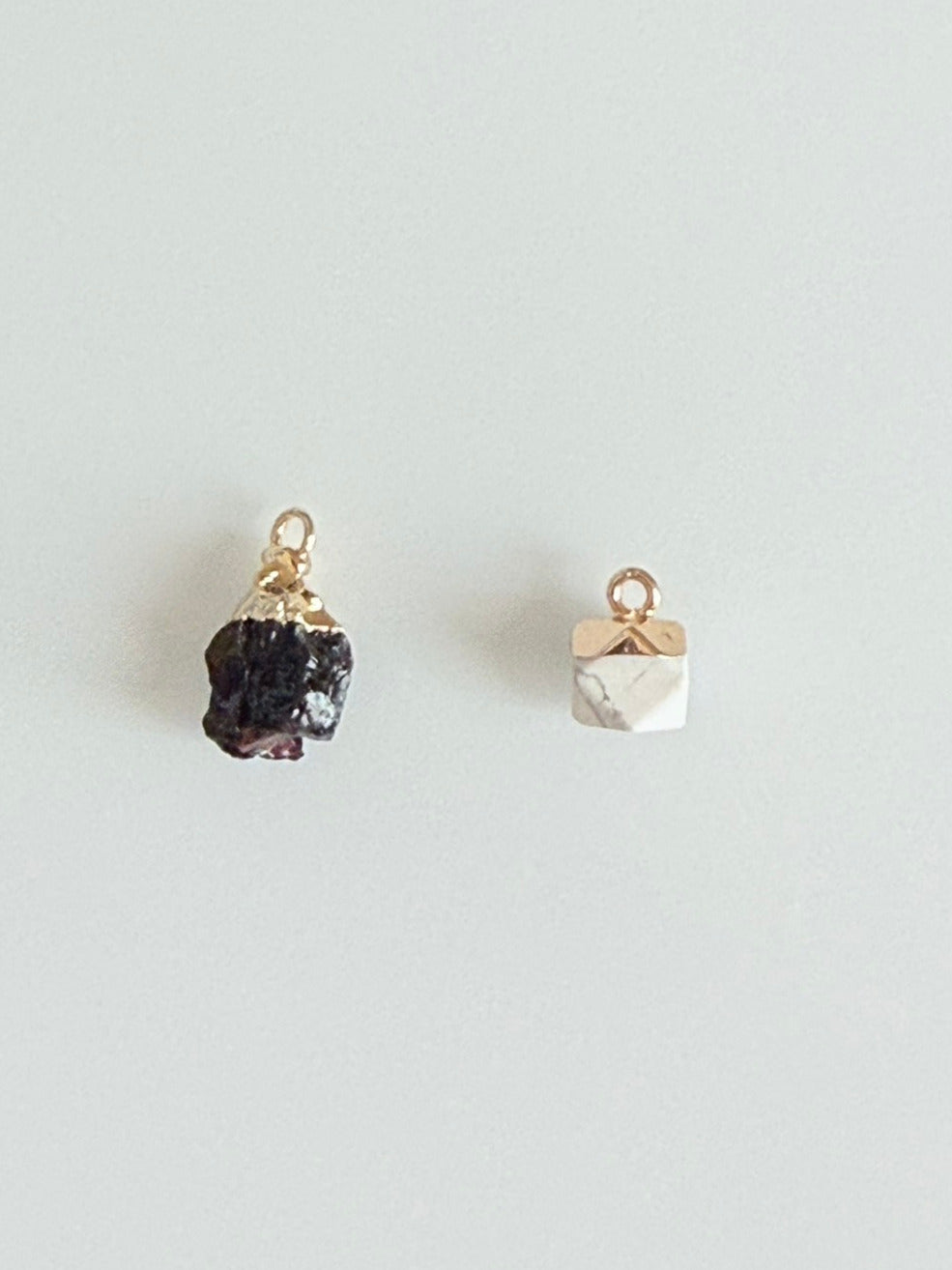 01/13 Garnet / Howlite