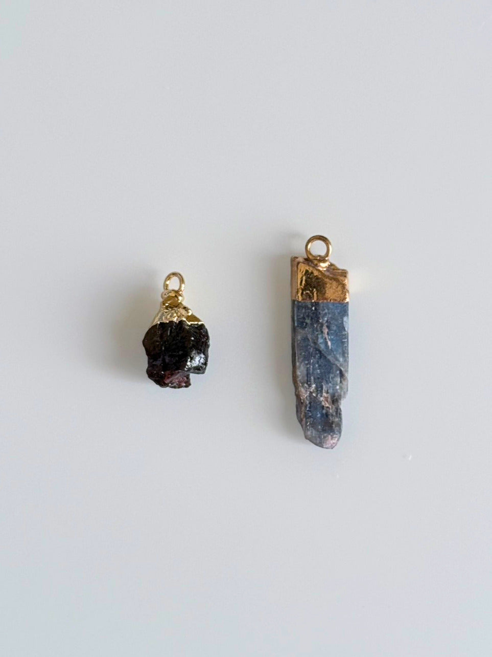 01/22 Garnet / Sapphire