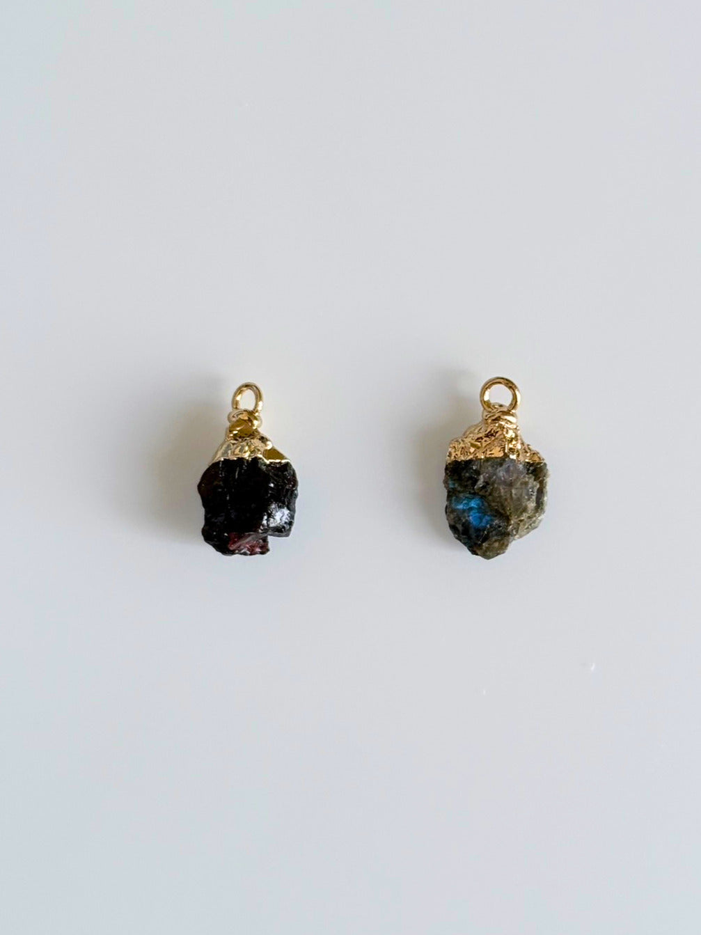 01/23 Garnet / Labradorite
