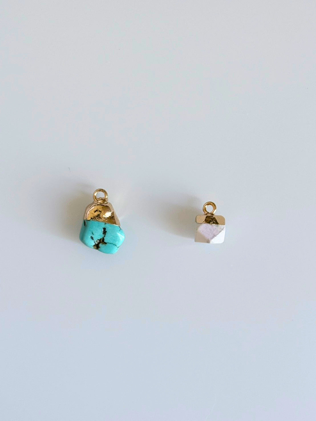 12/13 Turquoise / Howlite