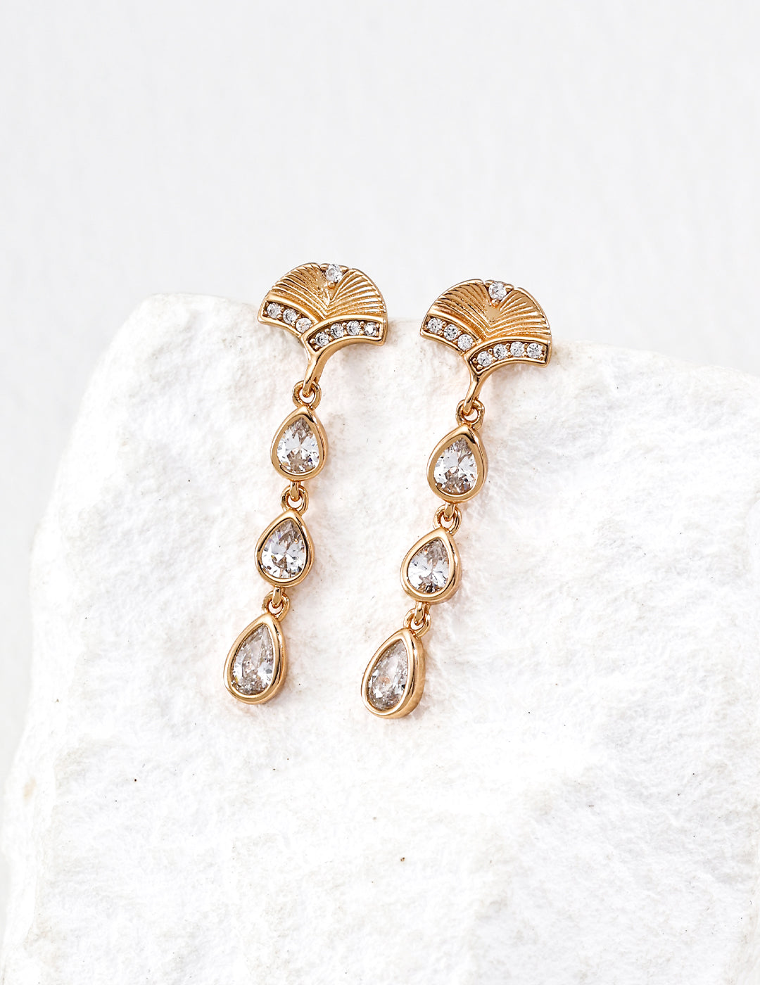 18K Gold Vintage Zircon Earrings