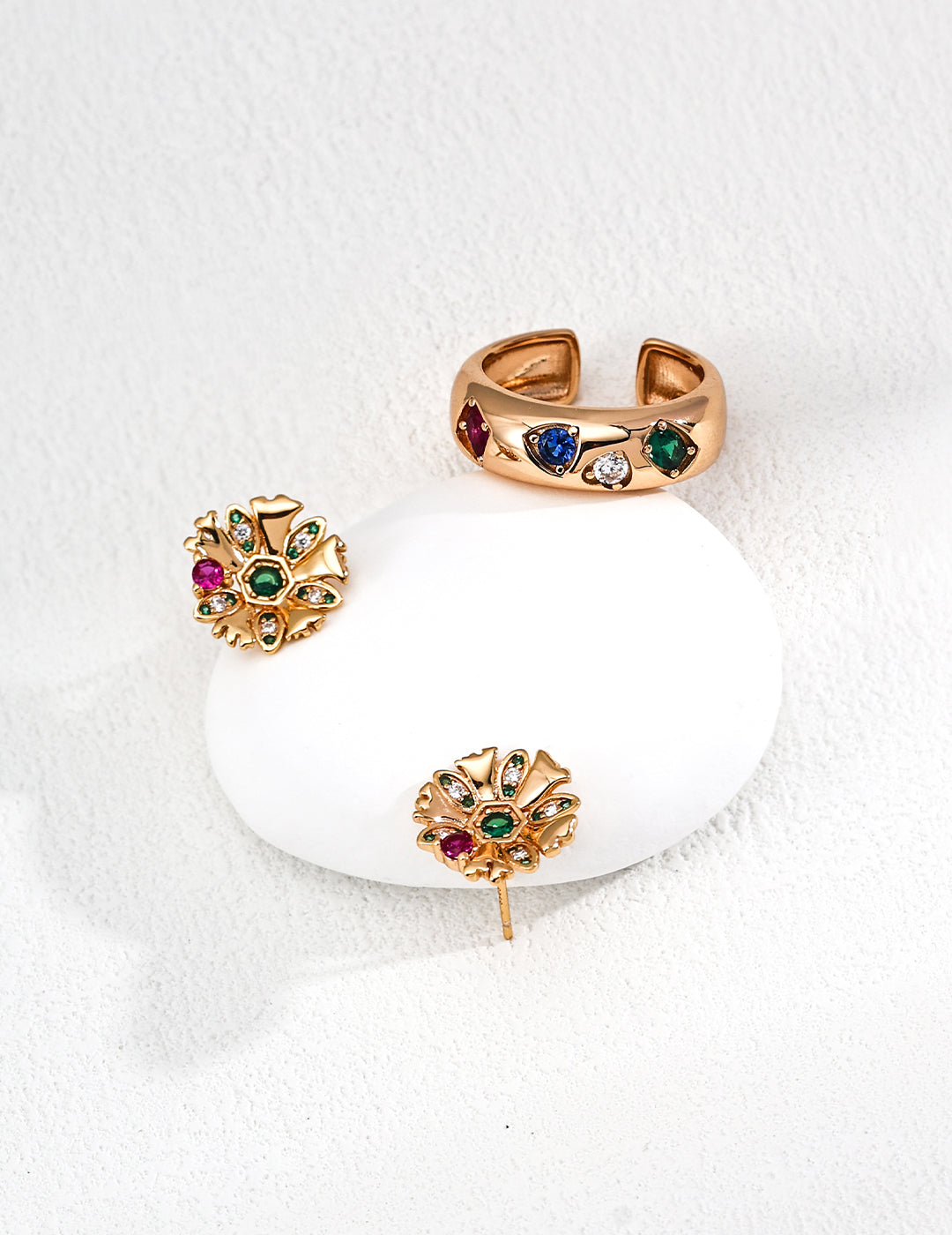 18K Gold  Vintage Zircon Earrings