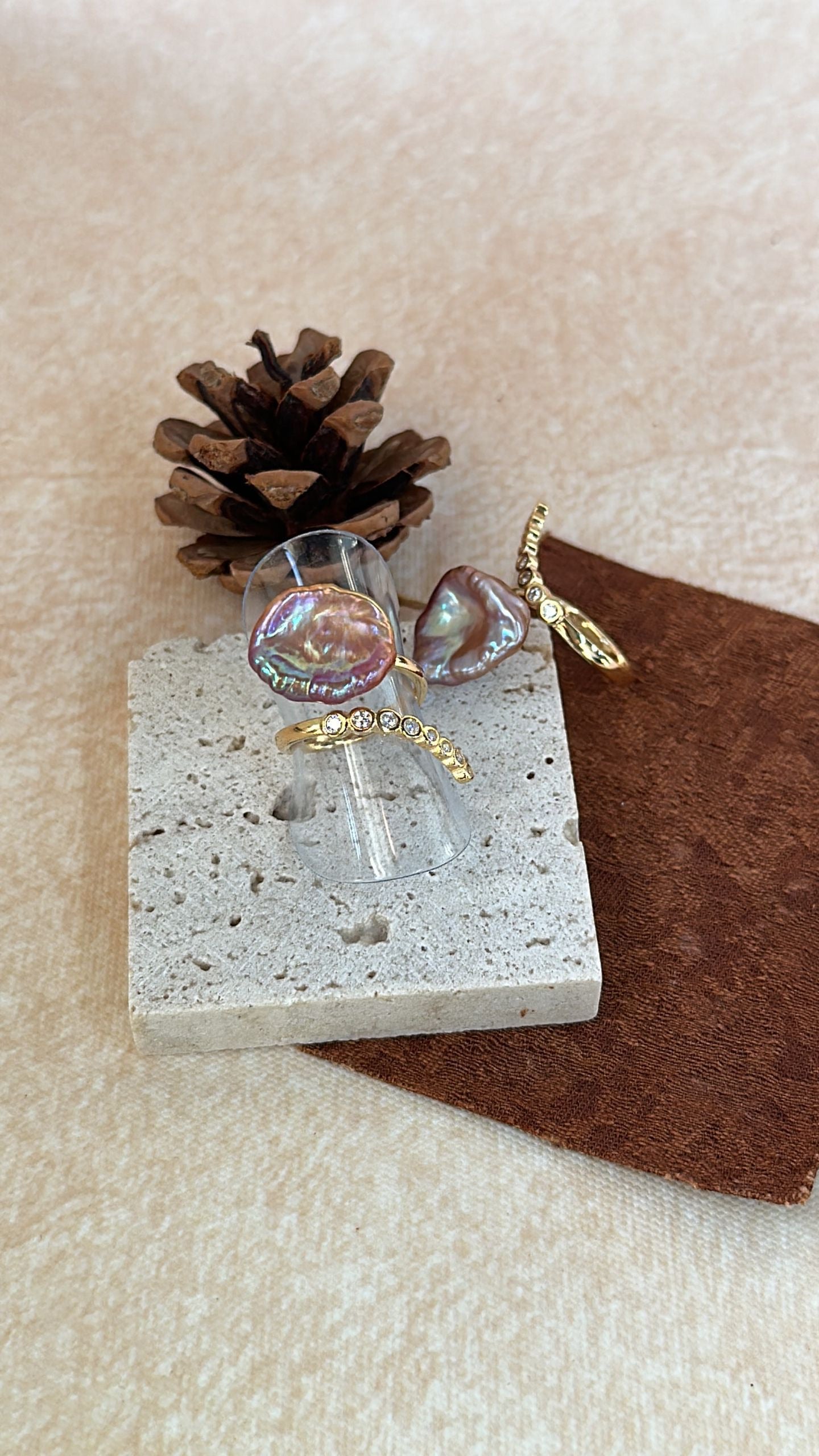 18K Gold Violet Petal Baroque Pearl Ring