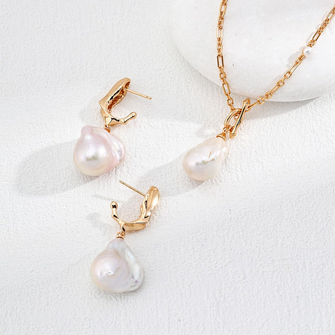 AUDREY LARGE BAROQUE PEARL NECKLACE – Pearlra