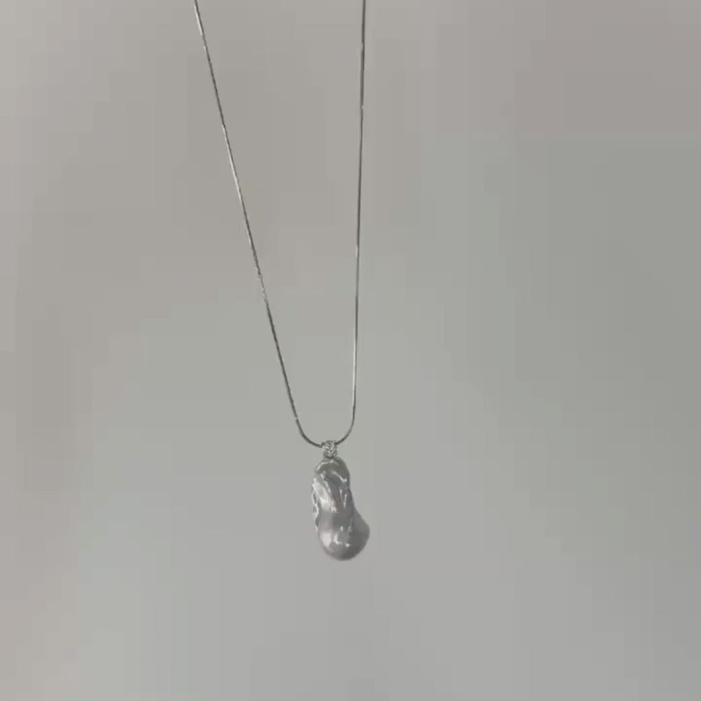 
                      
                        Load and play video in Gallery viewer, S925 Baroque Pearl &amp;amp; Zircon Necklace｜Diana Glow
                      
                    
