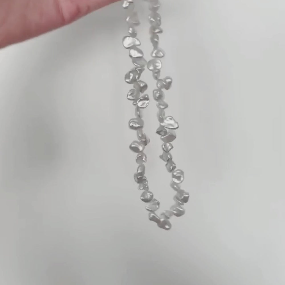 
                      
                        Load and play video in Gallery viewer, S925 Handcrafted Keshi Pearl Necklace｜Spring Petals
                      
                    
