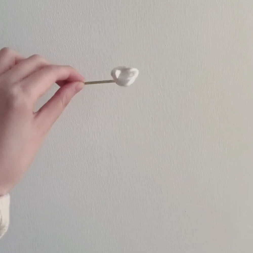 
                      
                        Load and play video in Gallery viewer, Handcrafted Baroque Pearl Hair Clip｜Golden Hepburn
                      
                    